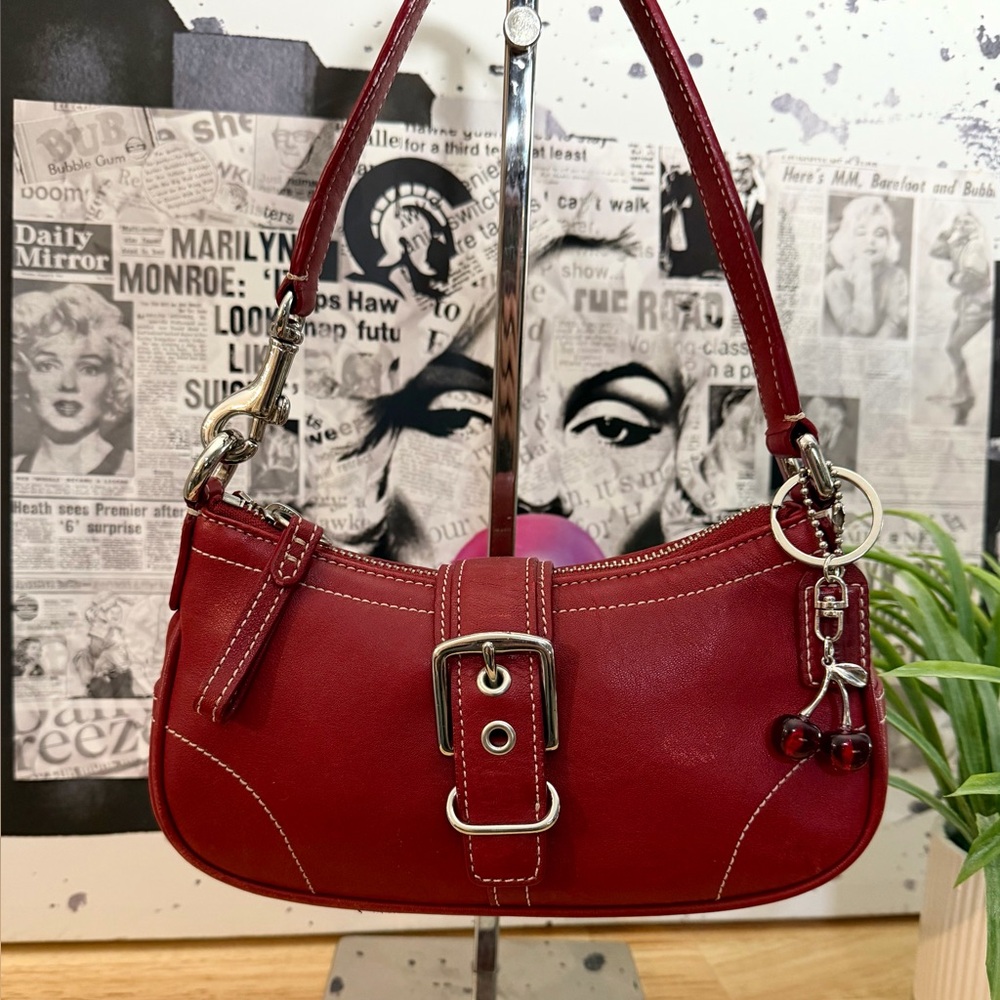 COACH Vintage Hampton Buckle Demi/Mini Bag Red Leather Very NICE!